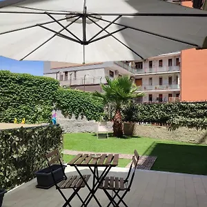 Incantevole Con Parcheggio E Giardino Appartamento